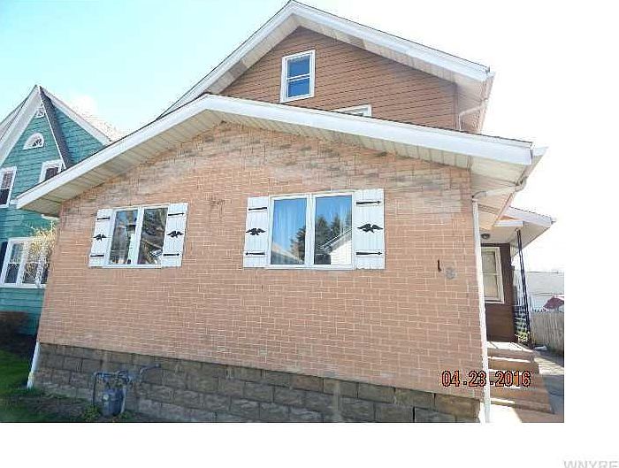 1st image of 18 Elmwood Park W