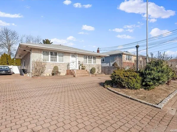 133 Davison Avenue, Oceanside, NY 11572