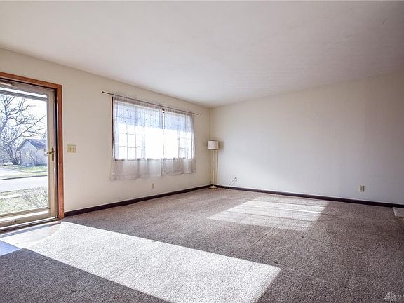 3rd image of 152 Hartman Ave