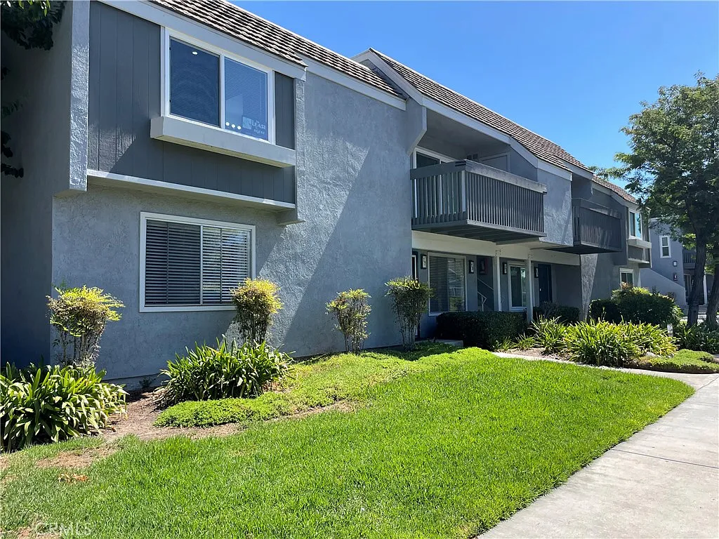 3 bed, 1135 sqft, $4,150 — Photo 2