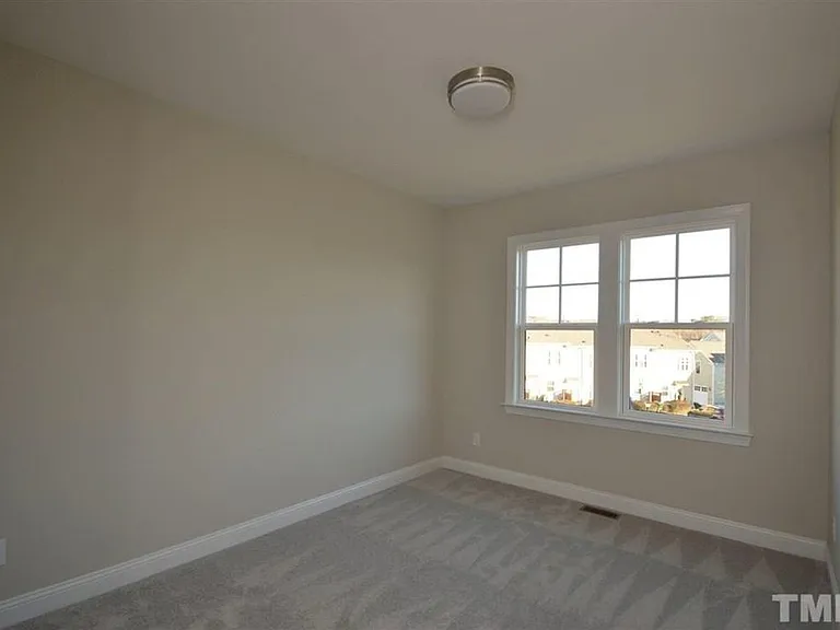 118 Philips Sq — Photo 3