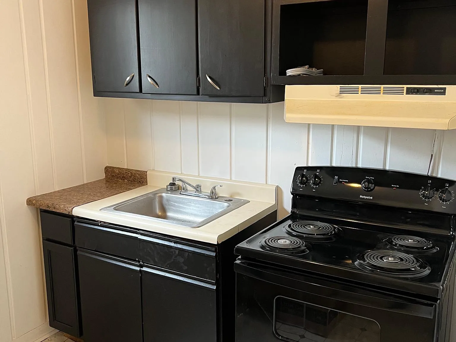 366 W Prairie Ave — Photo 2