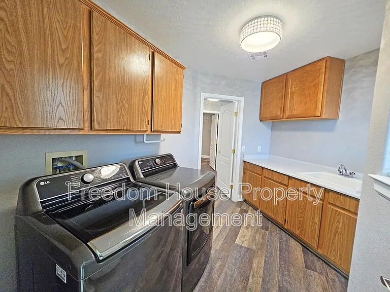 3630 E Vineyard Dr N — Photo 25
