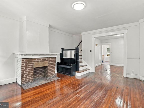 5th image of 46 Edgemere Ave