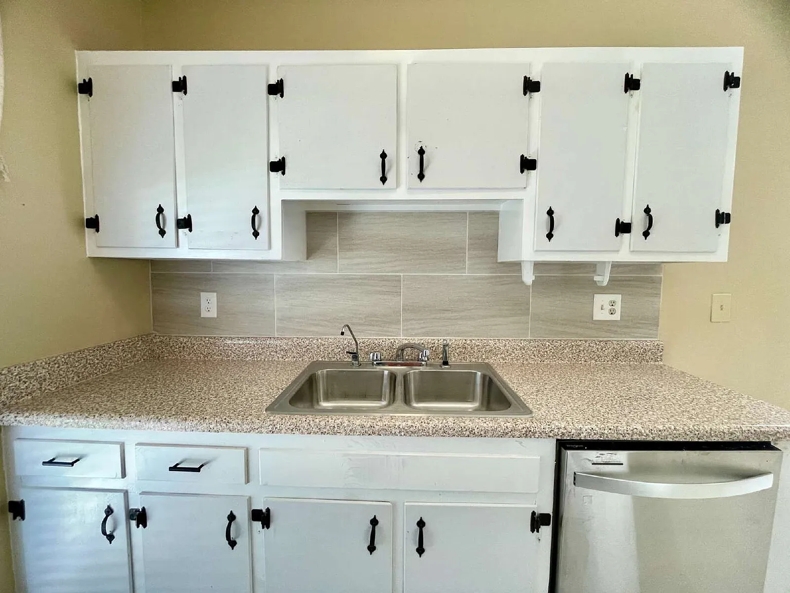 3 bed, 1.5 bath, 1204 sqft, $1,350 — Photo 3