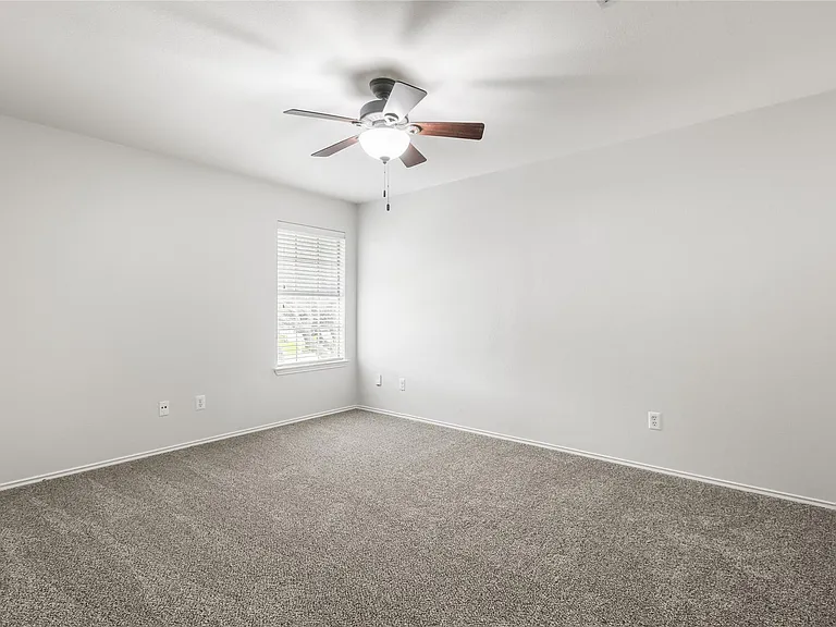 2604 Stenson Dr — Photo 27