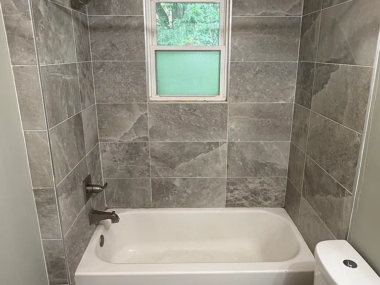 2319 Coyner Ave — Photo 11