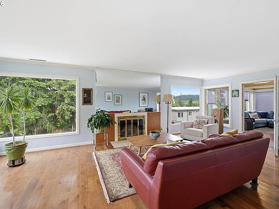 3rd image of 28 W 22nd Ave