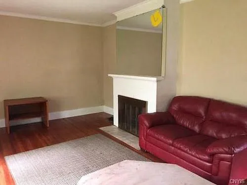 720 Maryland Ave — Photo 3