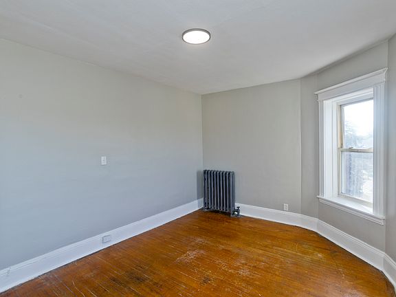 2nd image of 201 Dickinson St #6