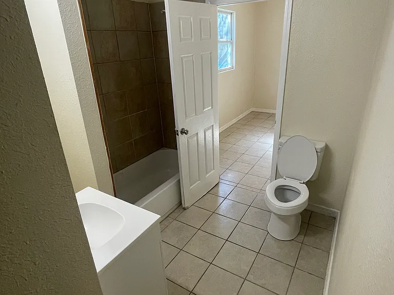1224 Camp Ave — Photo 15