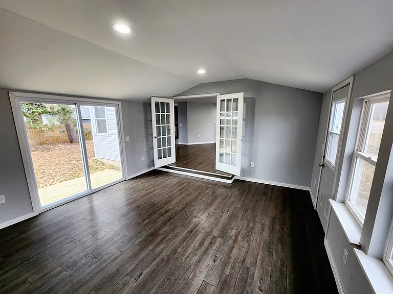 119 Grace St — Photo 4
