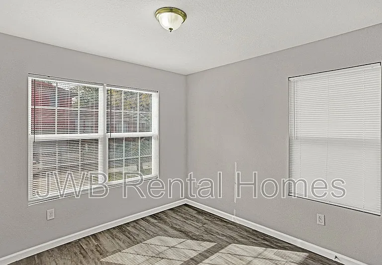 1419 McConihe St — Photo 10