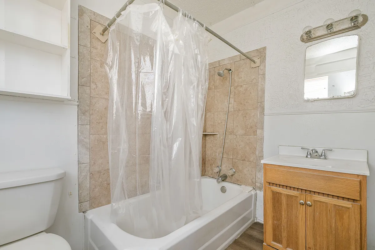 Bathroom - 2713 SW 9th Ave #2