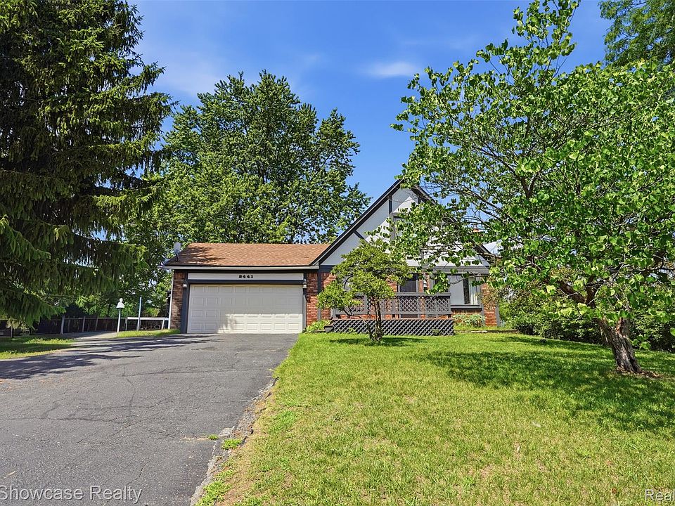 1st image of 2441 Amelia Dr