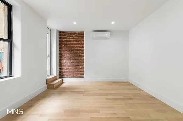 Rented by MNS Marketing | media 14