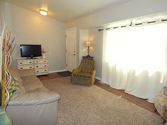 3rd image of 3079 E Sandy Dr