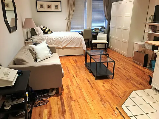 Rented by Joe Gotham LTD | media 14