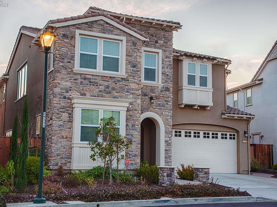 2nd image of 3306 Ironwood Dr