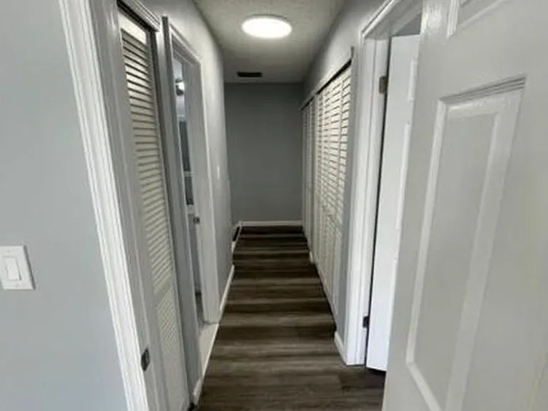 204 Darwin Ln — Photo 1