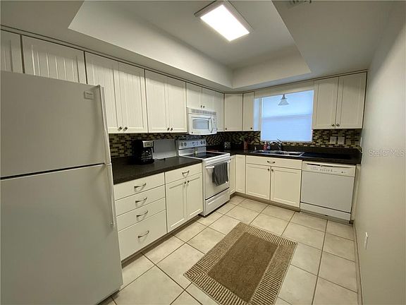 3rd image of 5225 Imperial Lakes Blvd APT 51