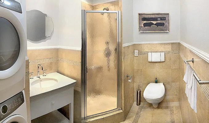 Rented by Makover Group Inc | media 21