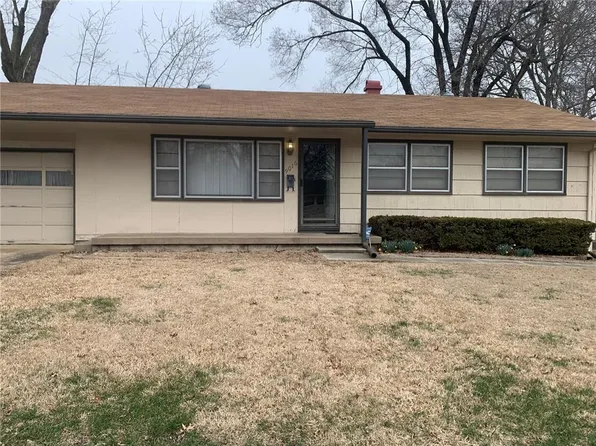 9016 Sycamore Way, Kansas City, MO 64138