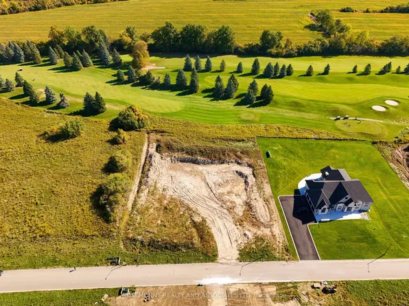 49 Franklin Cres, Whitby, ON L0B 1A0