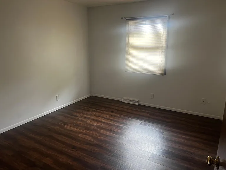 11725 W Watertown Plank Rd — Photo 9