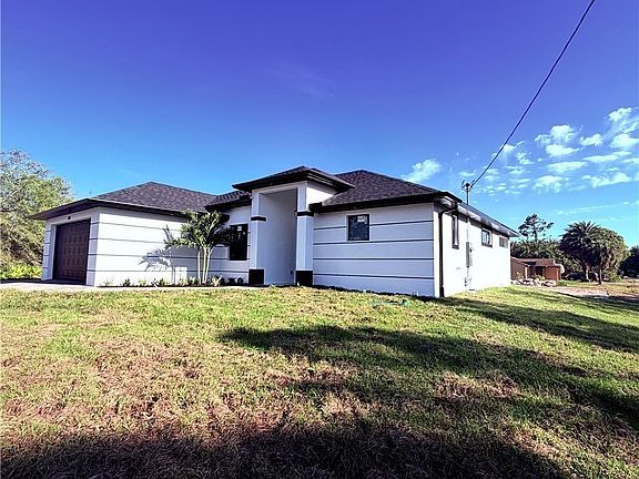 2nd image of 800 E 7th St