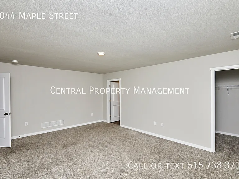 1044 Maple St — Photo 18