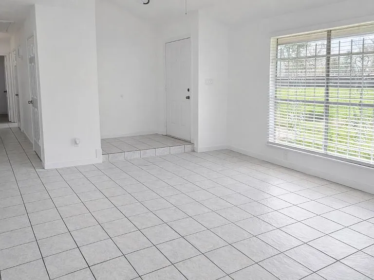 5815 Village Forest Ct — Photo 5