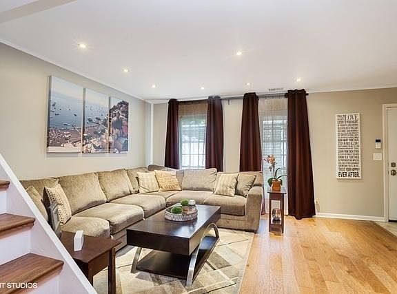 2nd image of 1379 Westminster Cir