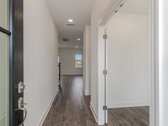 4th image of 101 Riverview Run