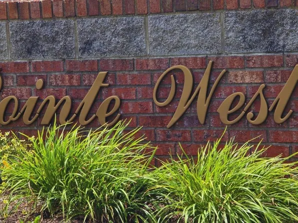 Pointe West Ct, Parkersburg, WV 26101