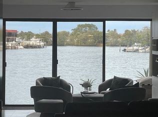 313 Lake Cir APT 111, North Palm Beach, FL 33408