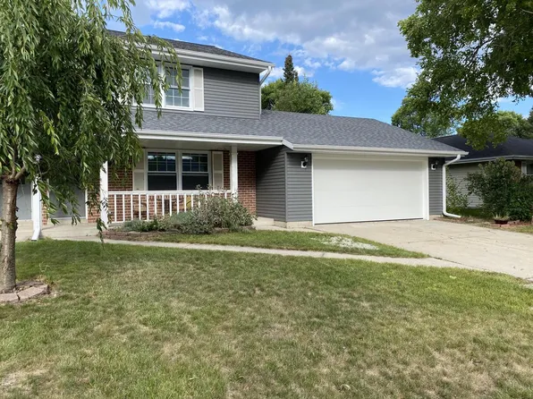W71N1054 Hampton AVENUE, Cedarburg, WI 53012