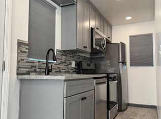 217 12th St UNIT D, Huntington Beach, CA 92648