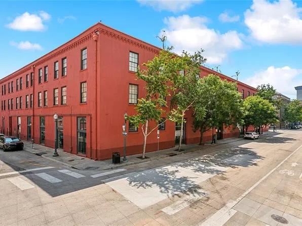 330 Julia St #Penthouse 1, New Orleans, LA 70130