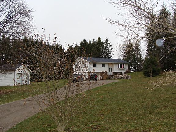 3rd image of 914 Foote Hwy