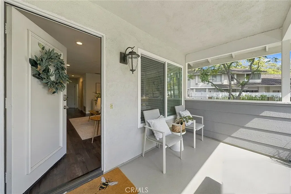 2 bed, 888 sqft, $3,000 — Photo 3