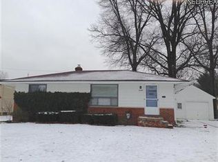 24359 Rosita Ln, North Olmsted, OH 44070
