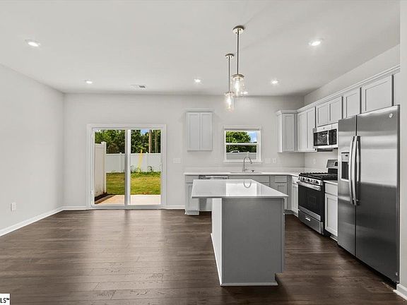 5th image of 183 Randwick Ln