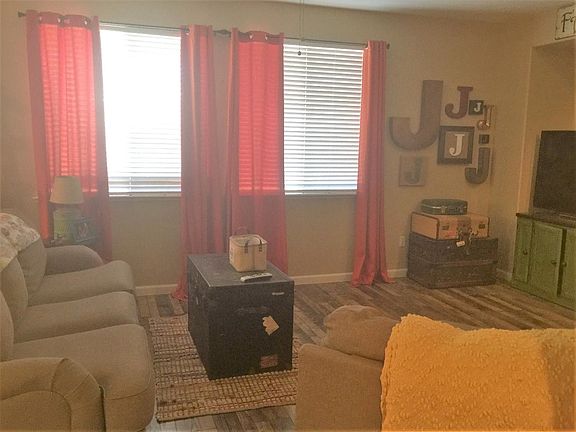 4th image of 1683 Shoreline Dr