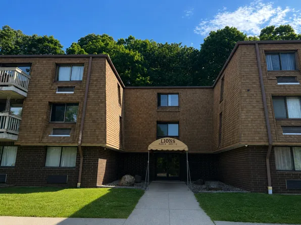 126 Triangle St, Danbury, CT