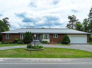 517 Donald B Munro Dr, Ottawa, ON K0A1L0