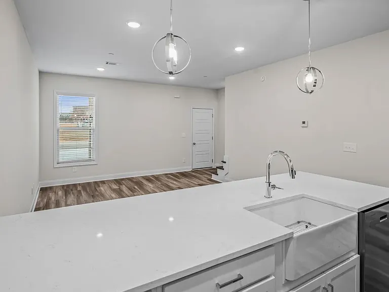 214 Franklin St #1 — Photo 4
