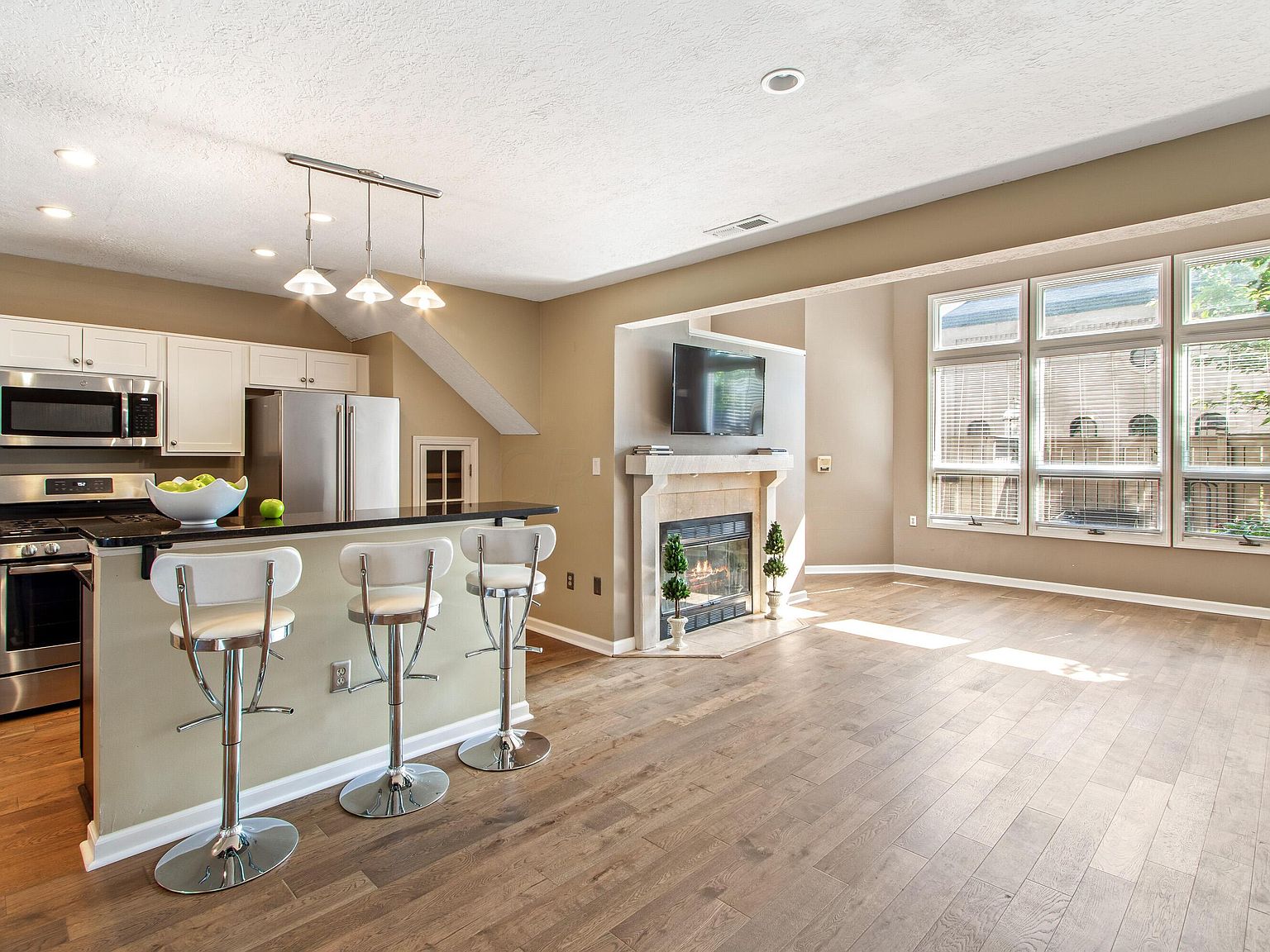 38 W Hoster St, Columbus, OH 43215 | MLS #223030677 | Zillow