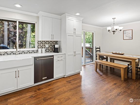 4th image of 18232 NE 176th Street