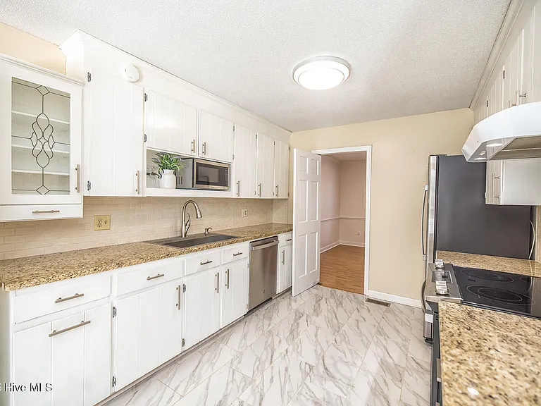 310 R L Honeycutt Dr — Photo 14